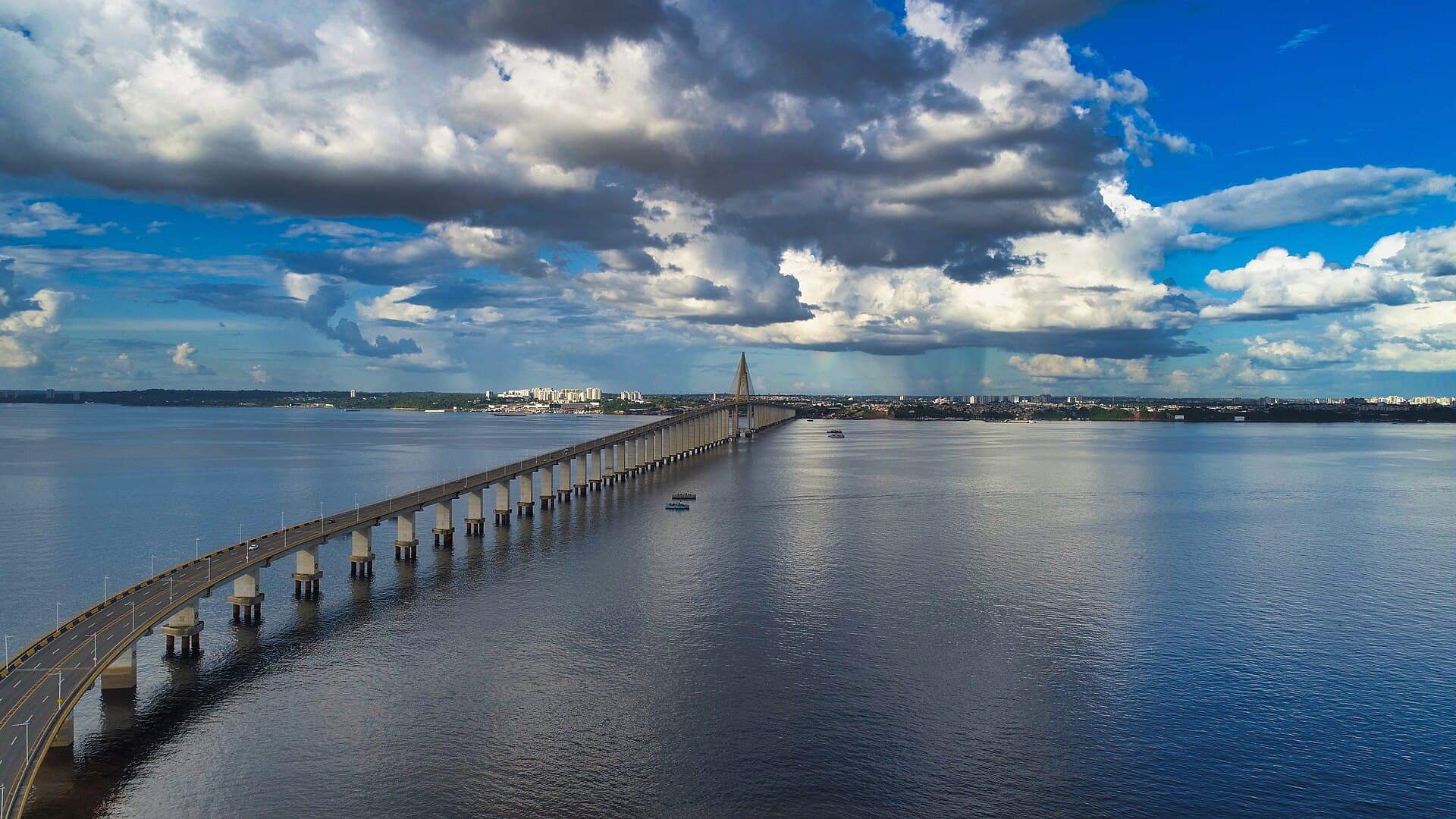 Ponte Rio Negro vista de cima, ligando Manaus a Iranduba